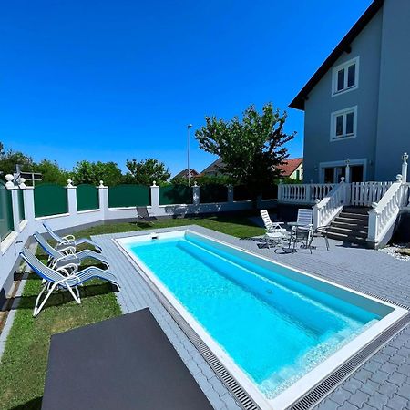 Luxurioeses Apartment Mit Pool ウィーン エクステリア 写真
