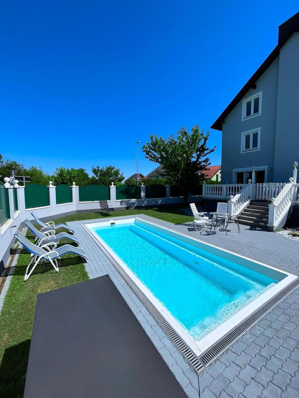 Luxurioeses Apartment Mit Pool ウィーン エクステリア 写真