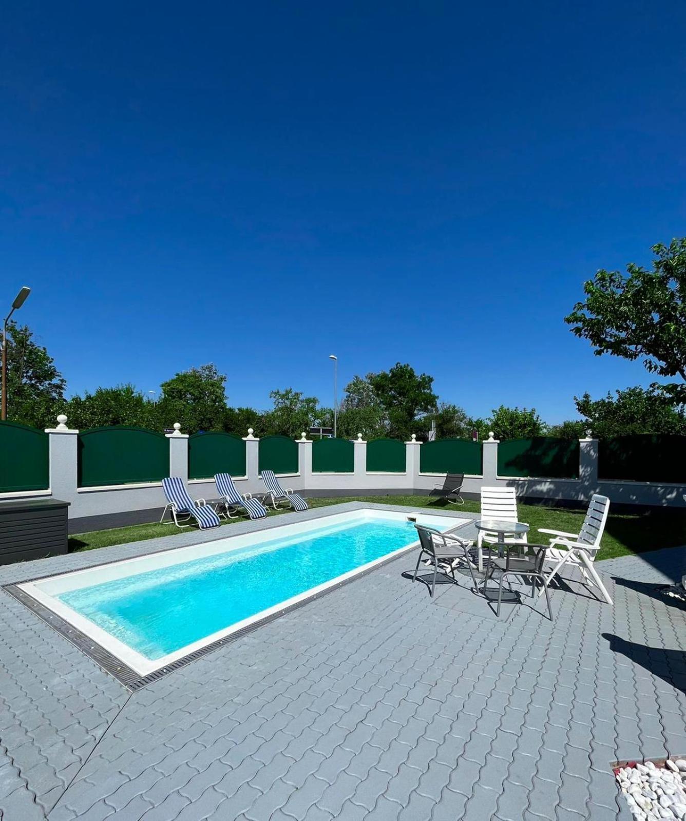 Luxurioeses Apartment Mit Pool ウィーン エクステリア 写真