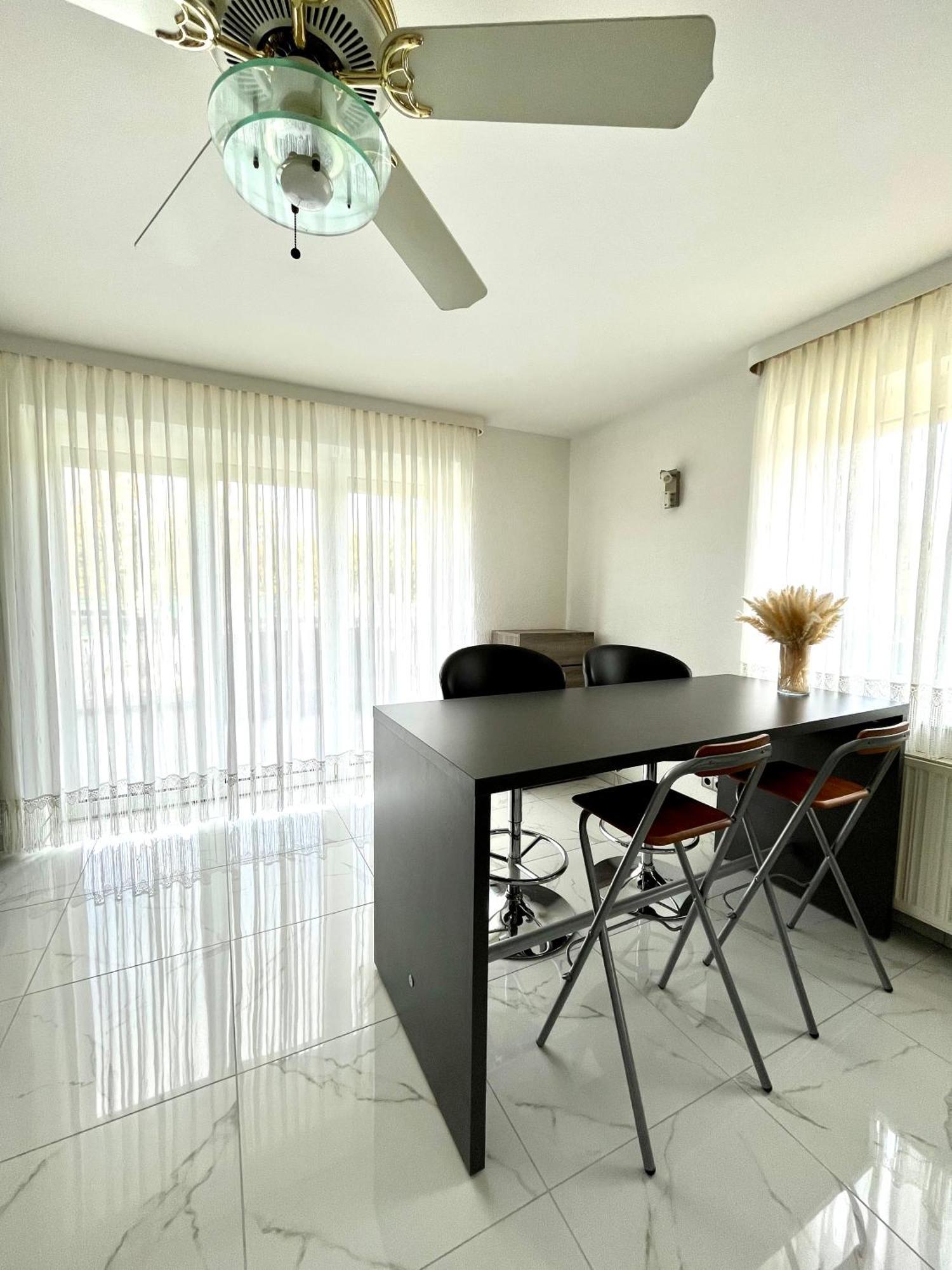 Luxurioeses Apartment Mit Pool ウィーン エクステリア 写真